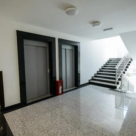 Konstantin Lux 1 شقة *