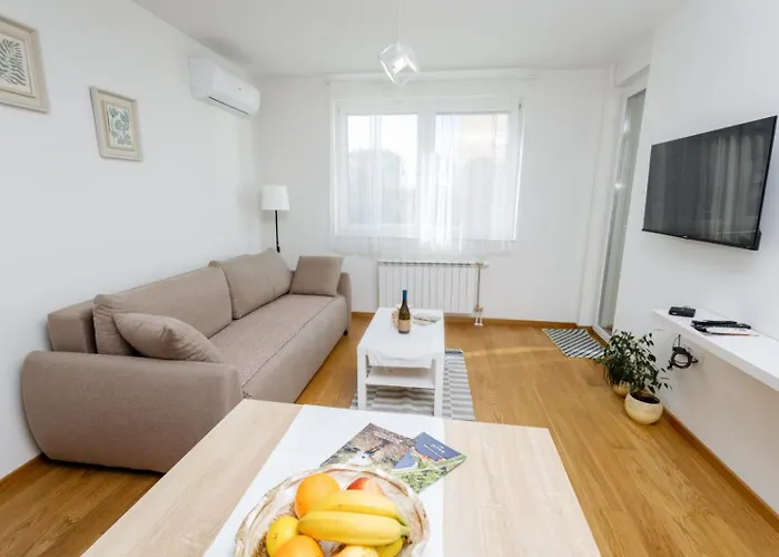 Daire Konstantin Lux 1